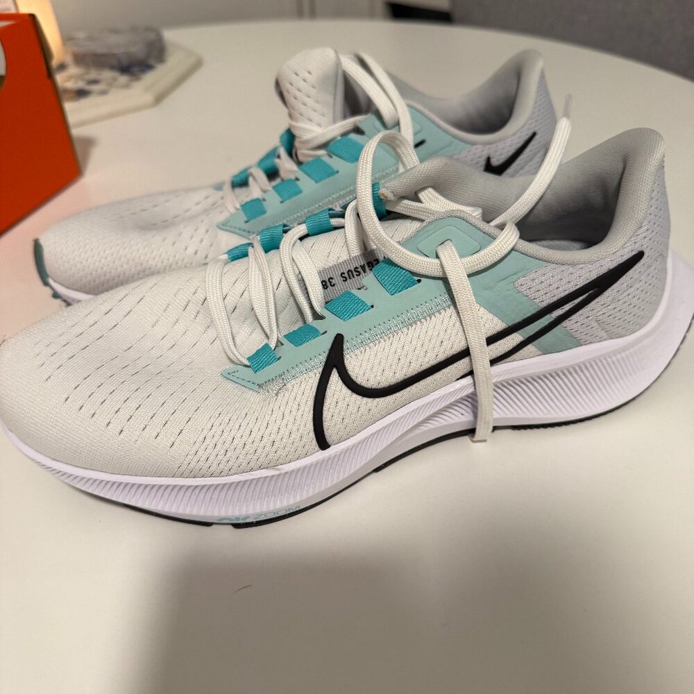 Nike Air Zoom Pegasus 38 Running Sneakers Size 8.5